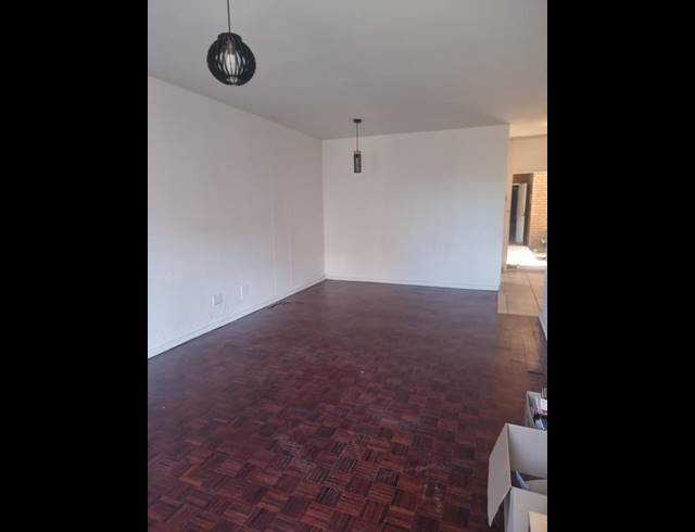 1 BEDROOM TOWNHOUSE FOR SALE IN MALVERN EAST EXT